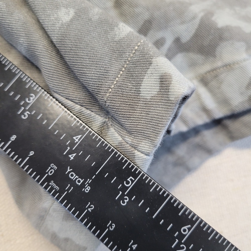 SPANX Camo Print Shaping Bike Shorts Womens M | High Rise Compression Activewear - Picture 4 of 10